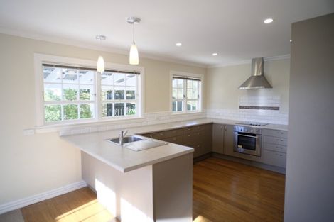 Photo of property in 28 Albatross Close, Whitby, Porirua, 5024