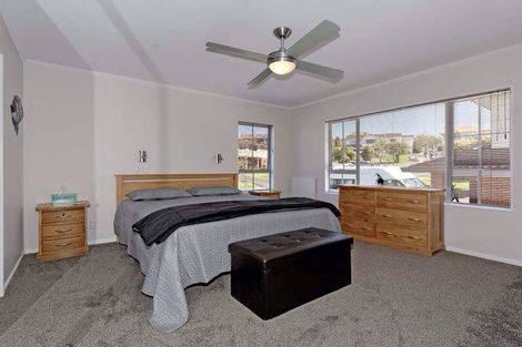 Photo of property in 7 Soling Place, West Harbour, Auckland, 0618