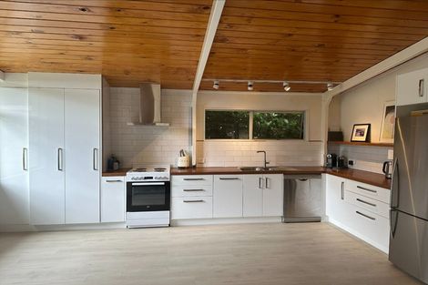 Photo of property in 32 Te Moana Road, Waikanae Beach, Waikanae, 5036