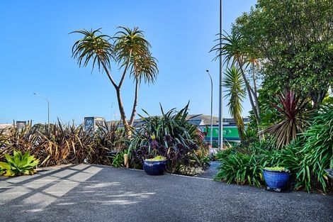 Photo of property in 128 Mana Esplanade, Paremata, Porirua, 5026