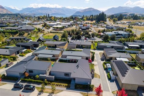Photo of property in 18 Stackbrae Avenue, Wanaka, 9305
