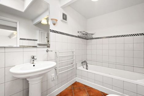 Photo of property in 7 Poplar Grove, Thorndon, Wellington, 6011