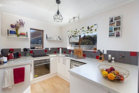 Photo of property in 48b Andrew Street, Waikanae, 5036