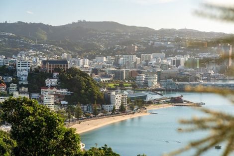 Photo of property in 37 The Crescent, Roseneath, Wellington, 6011