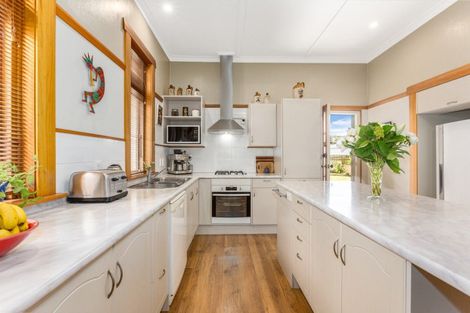 Photo of property in 77 Totara Crescent, Woburn, Lower Hutt, 5011