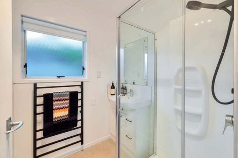 Photo of property in 2/7 Putney Place, Ranui, Auckland, 0612