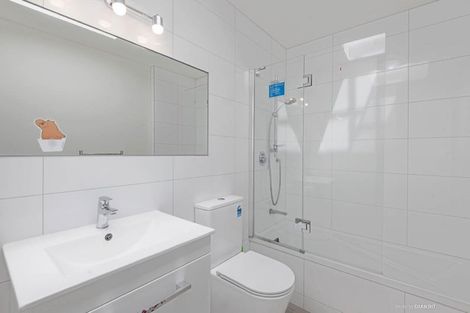 Photo of property in Westhaven Apartments, 24/127 Molesworth Street, Thorndon, Wellington, 6011