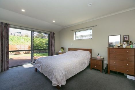 Photo of property in 5 Montrose Place, Highlands Park, New Plymouth, 4312