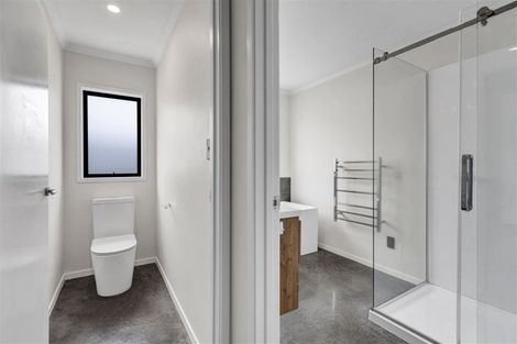 Photo of property in 15 Frederick Place, Whalers Gate, New Plymouth, 4310