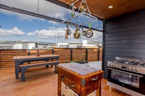 Photo of property in 1 Coutts Way, Fitzherbert, Palmerston North, 4410