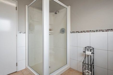 Photo of property in 8a Ascot Place, Mount Maunganui, 3116