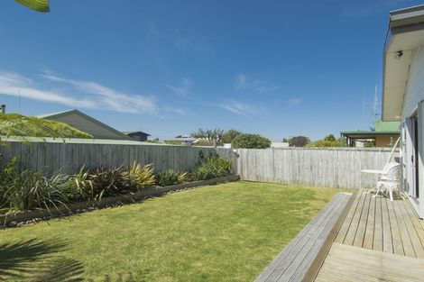 Photo of property in 27a Simpson Road, Papamoa Beach, Papamoa, 3118