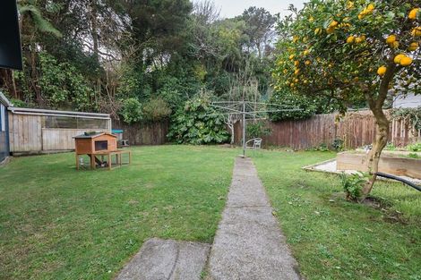 Photo of property in 5 Poharama Place, Marfell, New Plymouth, 4310
