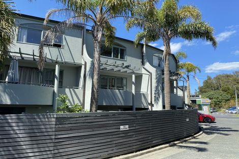 Photo of property in 8/19 Ocean View Road, Hillcrest, Auckland, 0627