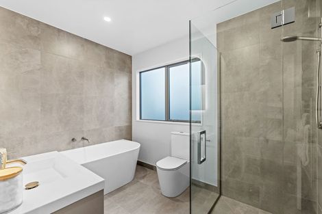 Photo of property in 3 Greystone Close, Halswell, 8025