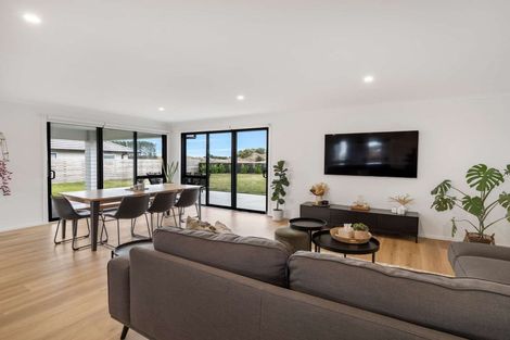 Photo of property in 44 Tirimoana Place, Otamatea, Whanganui, 4501