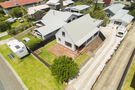 Photo of property in 16a Simpson Road, Papamoa Beach, Papamoa, 3118