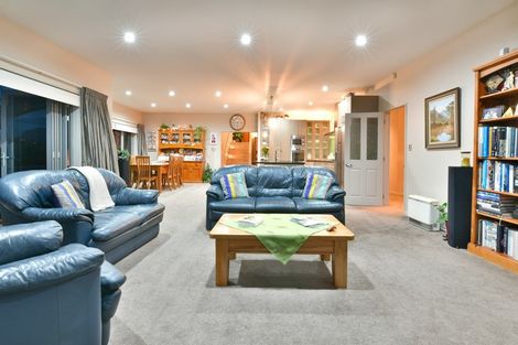 Photo of property in 24 Hawaiian Parade, Arkles Bay, Whangaparaoa, 0932