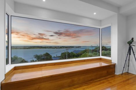 Photo of property in 36 Saint Andrews Hill Road, Mount Pleasant, Christchurch, 8081