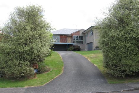 Photo of property in 2 Van Dyke Place, West Harbour, Auckland, 0618