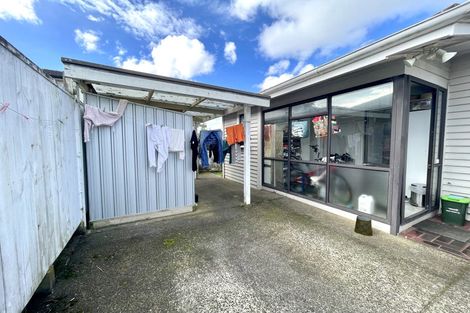 Photo of property in 34 Wattle Street, New Lynn, Auckland, 0600