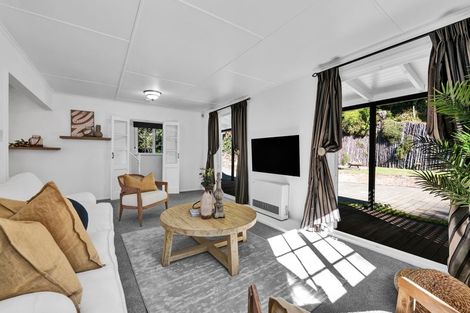 Photo of property in 27 Saxton Road, Upper Vogeltown, New Plymouth, 4310