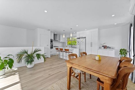 Photo of property in 662 Beach Road, Browns Bay, Auckland, 0630