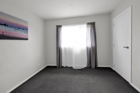 Photo of property in 102 Seaview Road, Westown, New Plymouth, 4310