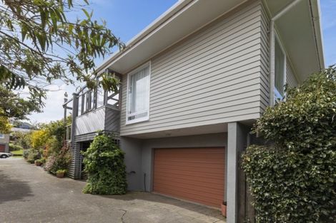 Photo of property in 53 Oakleigh Street, Maungaraki, Lower Hutt, 5010