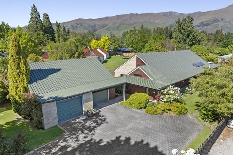 Photo of property in 4 Kidson Lane, Wanaka, 9305