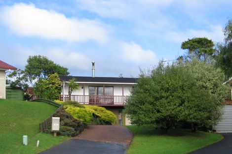 Photo of property in 15 Aries Place, Shelly Park, Auckland, 2014