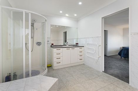 Photo of property in 223 Hill Road, The Gardens, Auckland, 2105