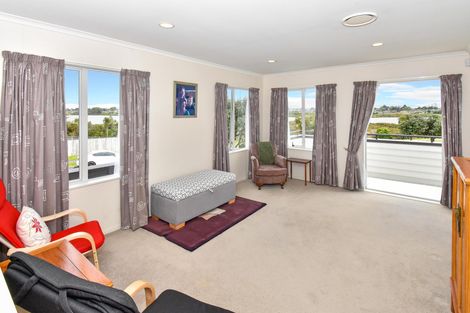 Photo of property in 21 Stranraer Crescent, Wattle Downs, Auckland, 2103