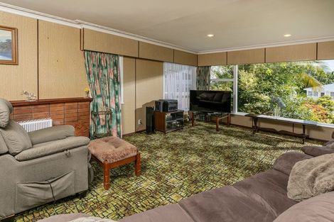 Photo of property in 11 Kingdale Road, Henderson, Auckland, 0610