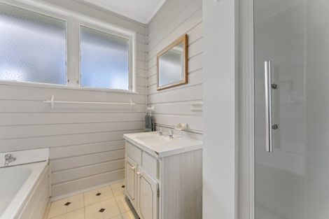 Photo of property in 12 Pinedale Parade, Milson, Palmerston North, 4414