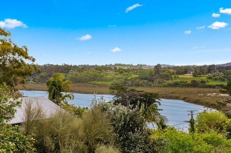 Photo of property in 10 Poplar Road, Stanmore Bay, Whangaparaoa, 0932
