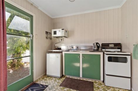 Photo of property in 100 Shearman Street, Waimate, 7924