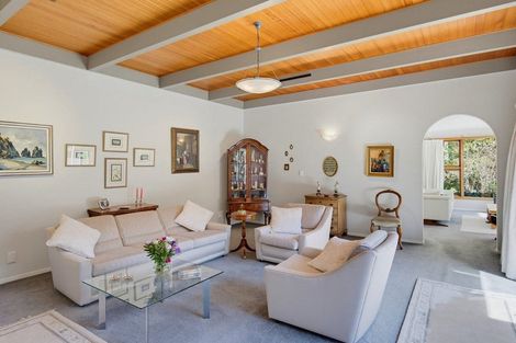 Photo of property in 10 Karaka Grove, Waikanae, 5036