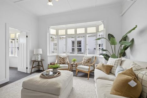 Photo of property in 72 Barrett Street, Westown, New Plymouth, 4310