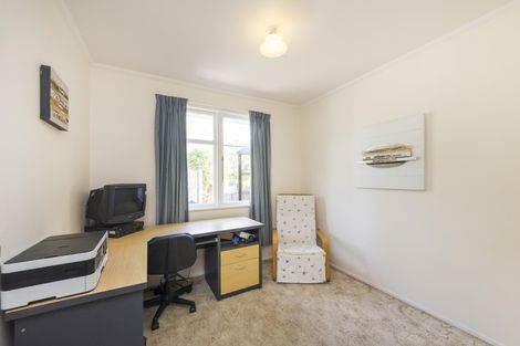 Photo of property in 9 Busby Place, Awapuni, Palmerston North, 4412