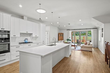 Photo of property in 27 Providence Place, Redwood, Christchurch, 8051