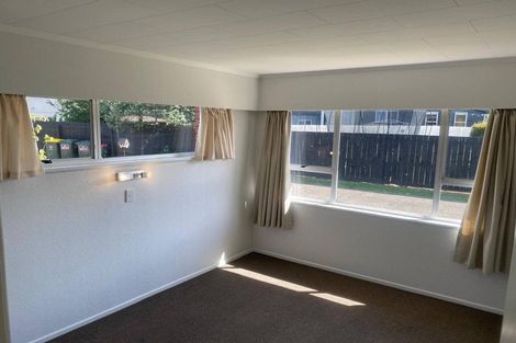 Photo of property in 5a Mckenzie Road, Mangere Bridge, Auckland, 2022
