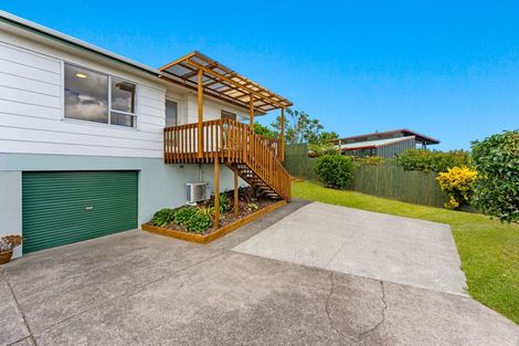 Photo of property in 2/43 Telstar Place, Beach Haven, Auckland, 0626