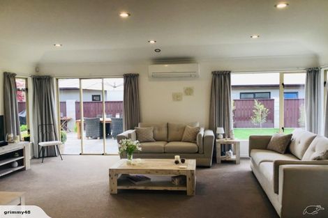 Photo of property in 17 Gillean Street, Havelock North, 4130