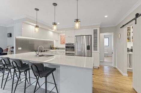 Photo of property in 37b Tiromoana Road, Raumati South, Paraparaumu, 5032