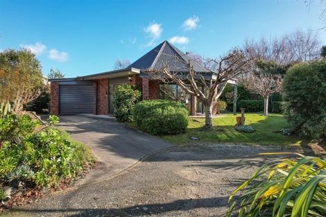 Photo of property in 206 Mazengarb Road, Paraparaumu, 5032