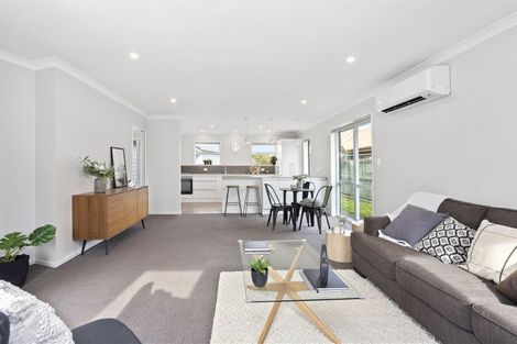 Photo of property in 33 Forest Drive, Parklands, Christchurch, 8083