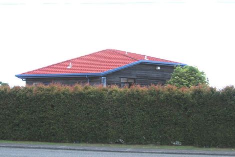 Photo of property in 2/62 Aberdeen Road, Campbells Bay, Auckland, 0620