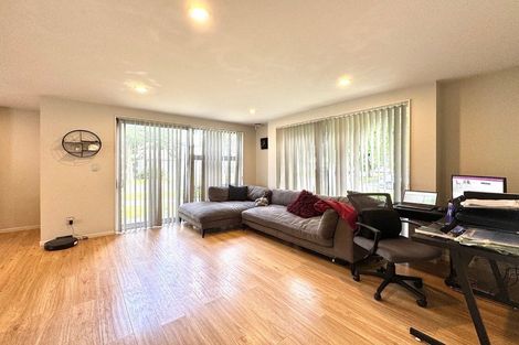 Photo of property in 1 Kauri Drive, Takanini, 2112