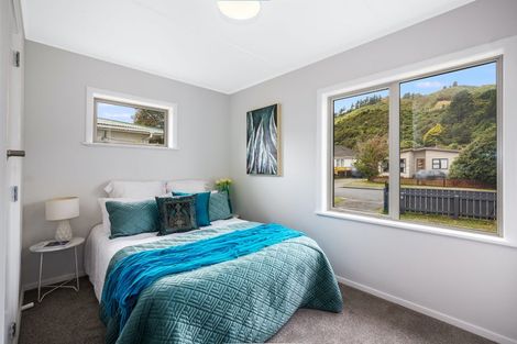 Photo of property in 76 Peel Place, Wainuiomata, Lower Hutt, 5014